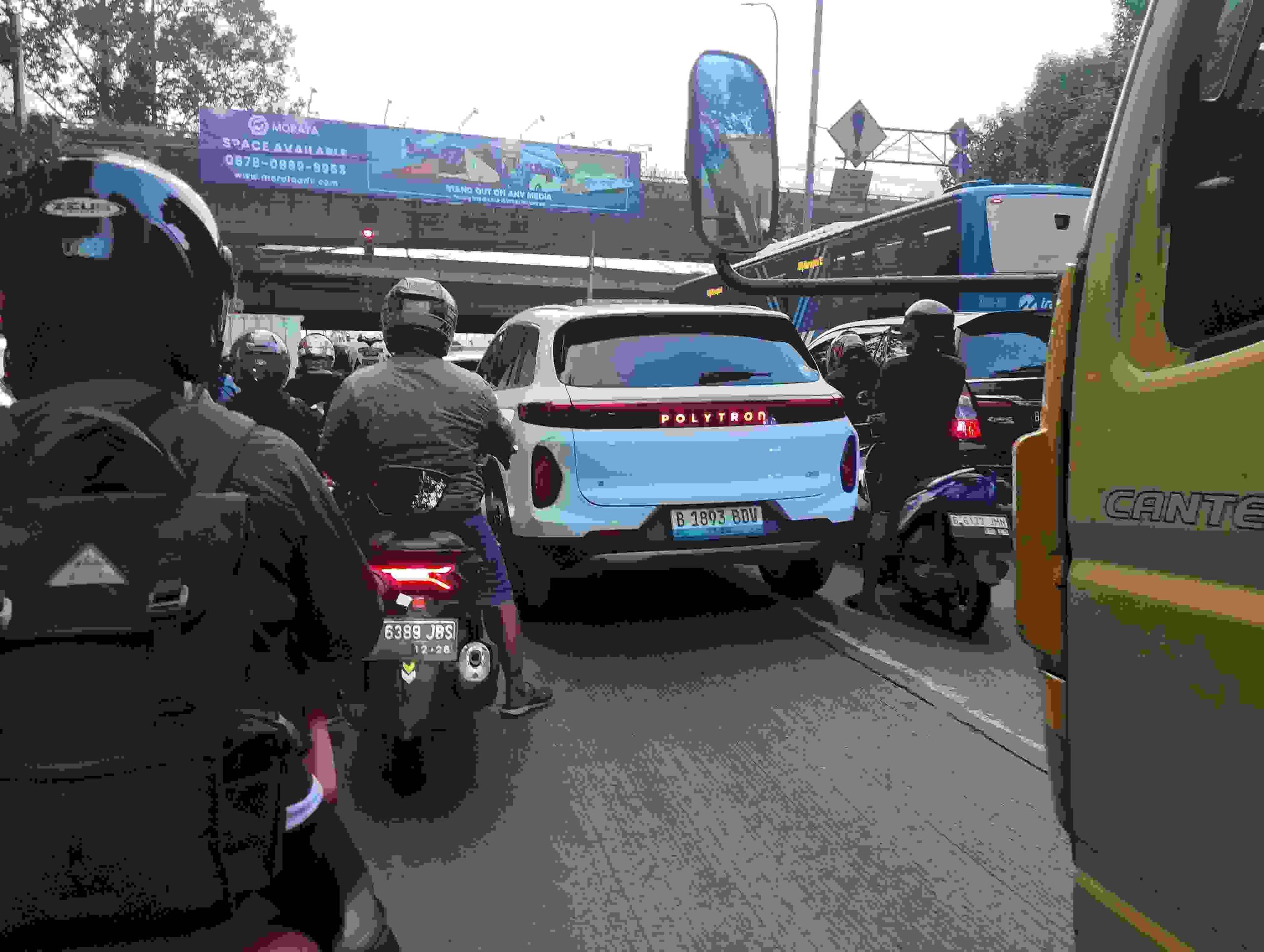 Polytron masuk mobil listrik